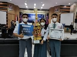 Foto : Peraih juara 1 lomba cerdas cermat GenBI, SMAN 1 Pasangkayu (Sumber : GenBI)